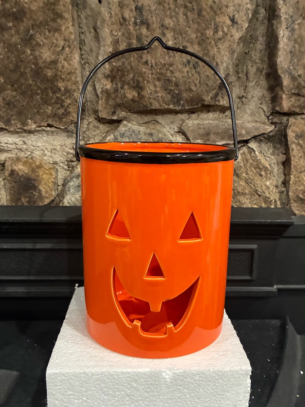 Lillian Vernon Halloween Pumpkin Jack-o'-Lantern Ceramic Candle Holder Orange